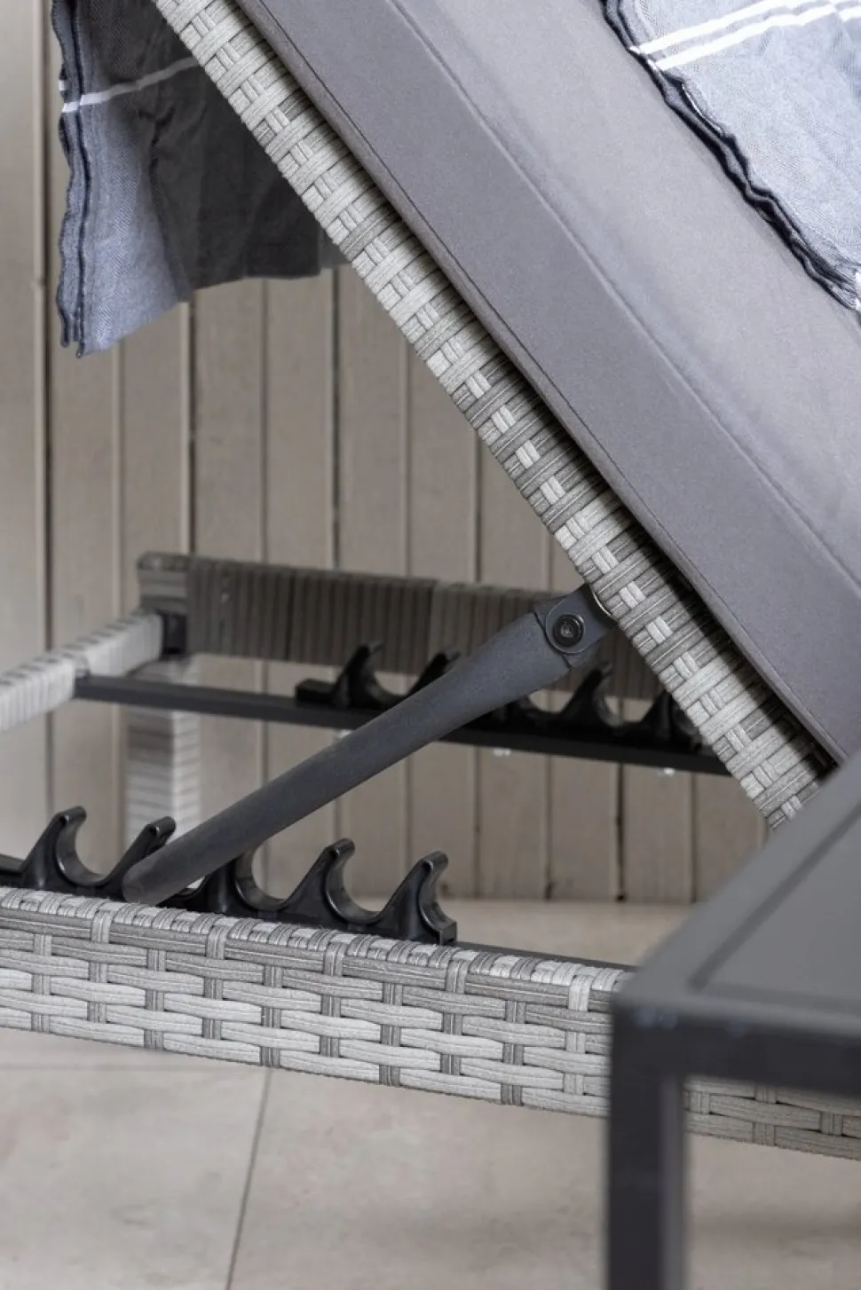 Bilbao solsäng - Grå + Textilskydd för utemöbler