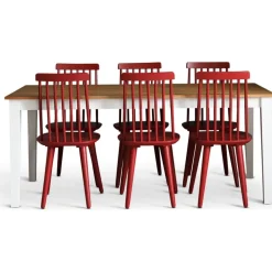 Dalsland matgrupp: Matbord i Ek / Vit med 6 st röda Pinnstolar + 4.00 x Möbeltassar