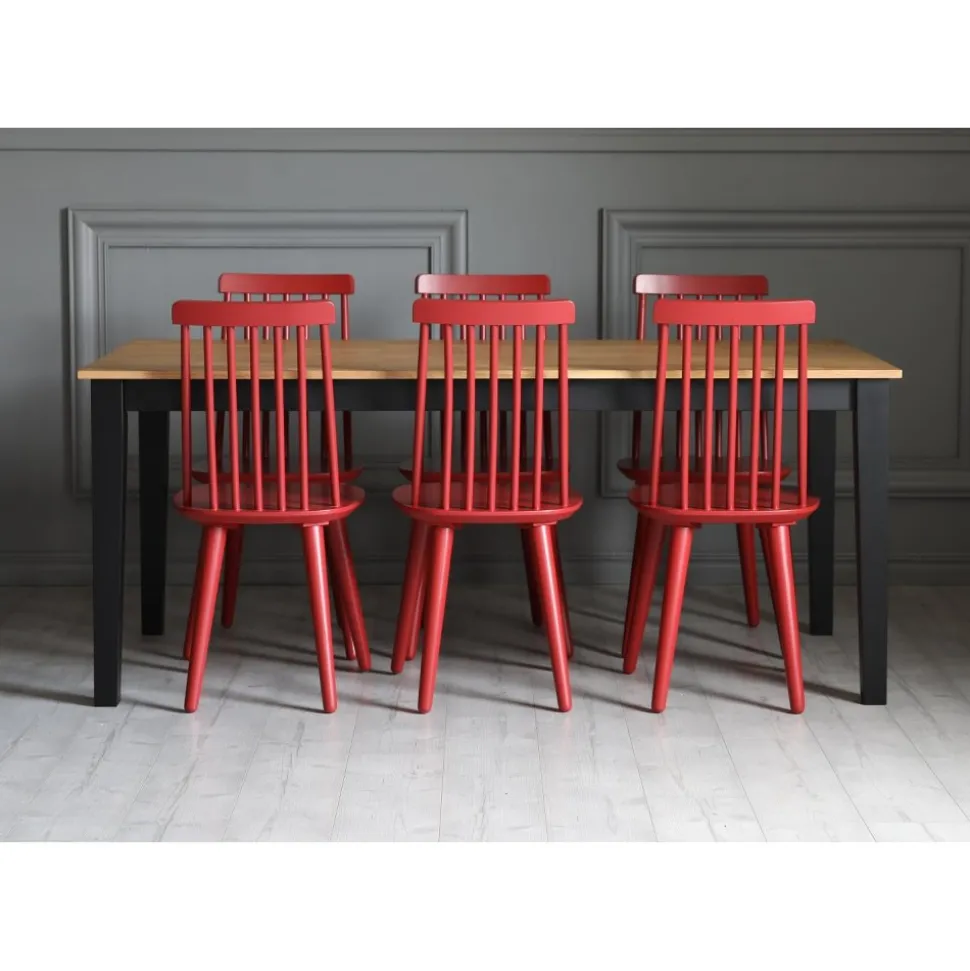 Dalsland matgrupp: Matbord i svart / ek med 6 st röda pinnstolar
