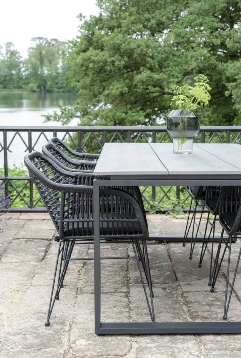 Denver matbord - Grå/svart - 220x100 cm + Textilrengöring för möbler