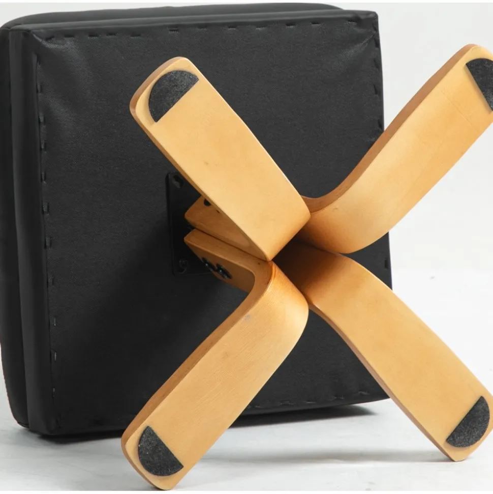 Duva reclinerfåtölj med fotpall i svart PU med bruna ben + Textilrengöring för möbler