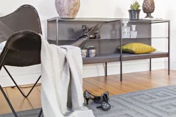 Fiona svart sideboard med glasskiva 160 cm bred + Textilrengöring för möbler