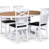 Fitchburg matgrupp; runt matbord 106 /141 cm - Vit / oljad ek med 4 st Fårö stolar med kryss i ryggen, sits i svart PU