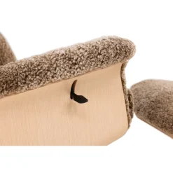 Fårskinnsfåtölj med fotpall - Brun / ek - Ulla