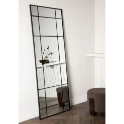 Helkroppspegel 193 cm + Karta med möbeltassar på köpet!