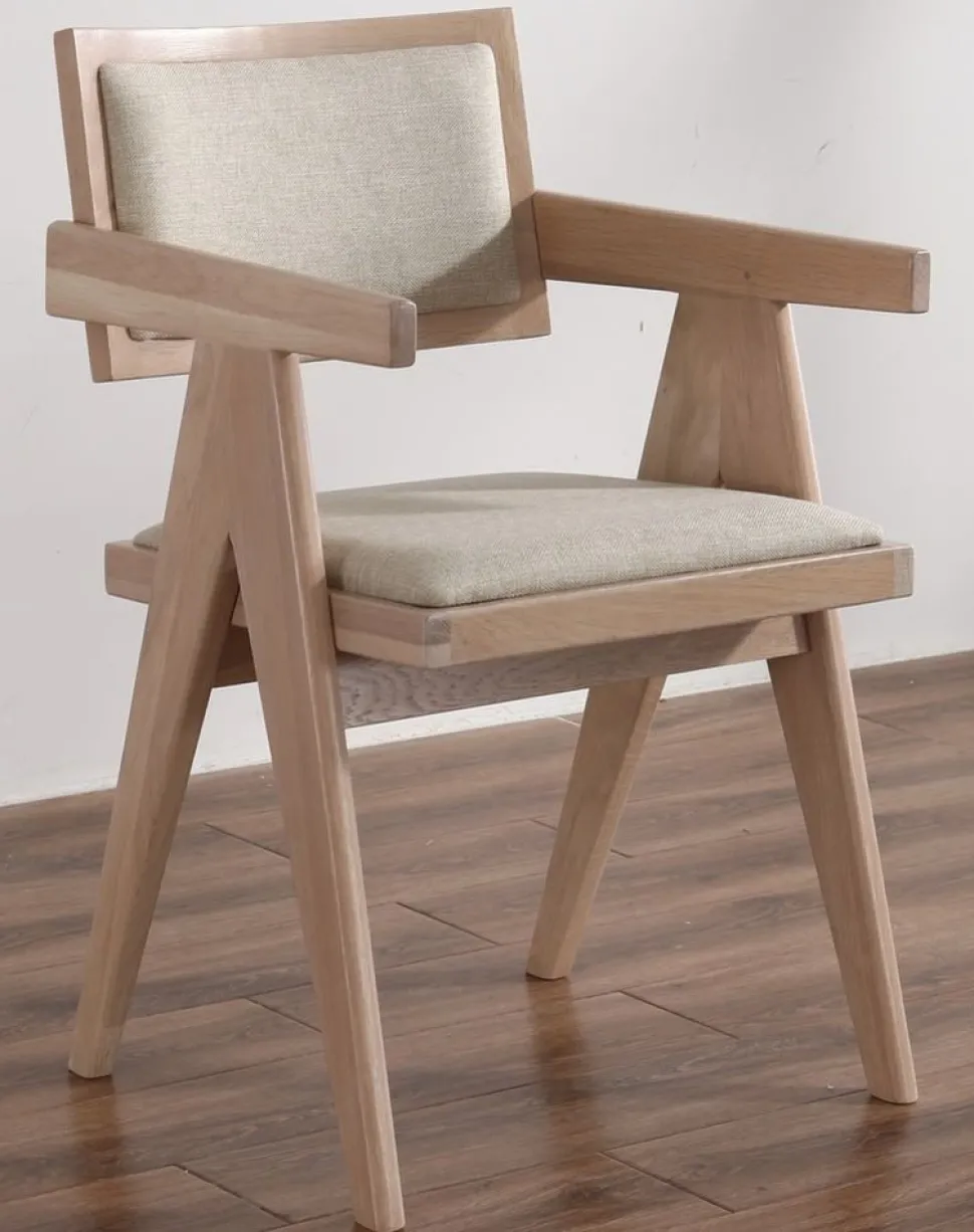 Karmstol i vitoljad ek Sara + Textilrengöring för möbler