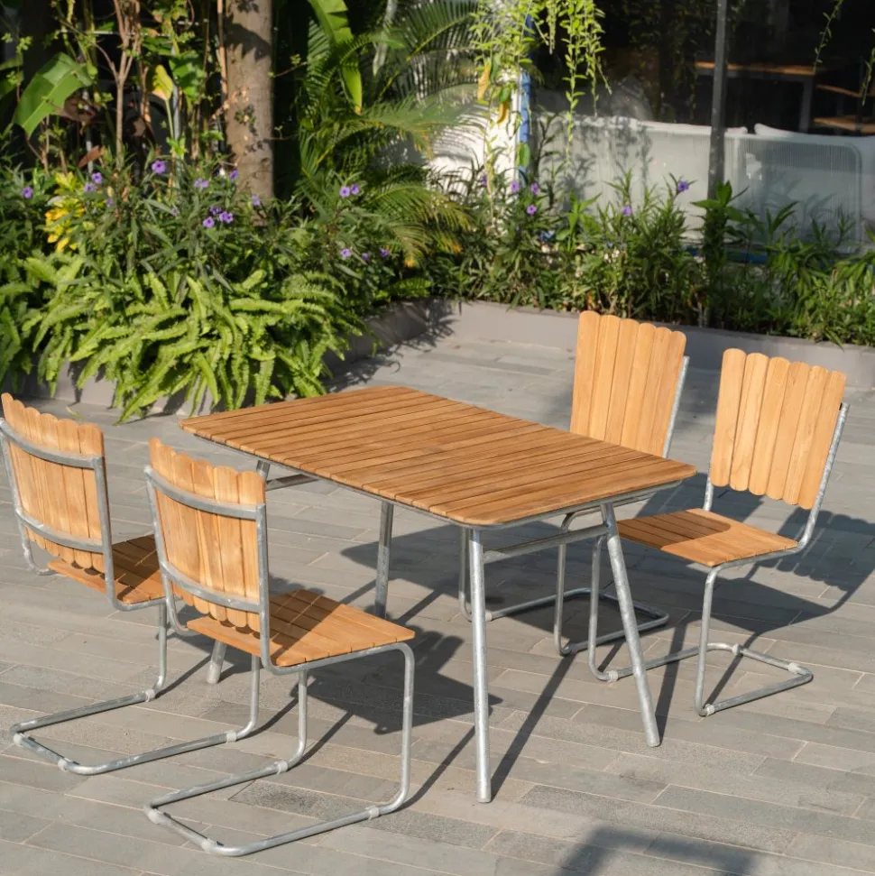 Möllan utegrupp i teak: 4 st stolar med matbord 120x80 cm