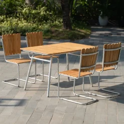 Möllan utegrupp i teak: 4 st stolar med matbord 120x80 cm