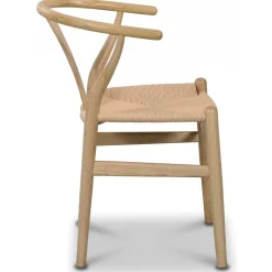 Oskar matstol i trä + Textilrengöring för möbler