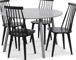 Rosvik matgrupp grått runt bord med 4 st svarta Dalsland Pinnstolar - Grå / Svarta + 3.00 x Möbeltassar