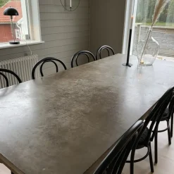 Stol i svart metall - No18 + Textilrengöring för möbler