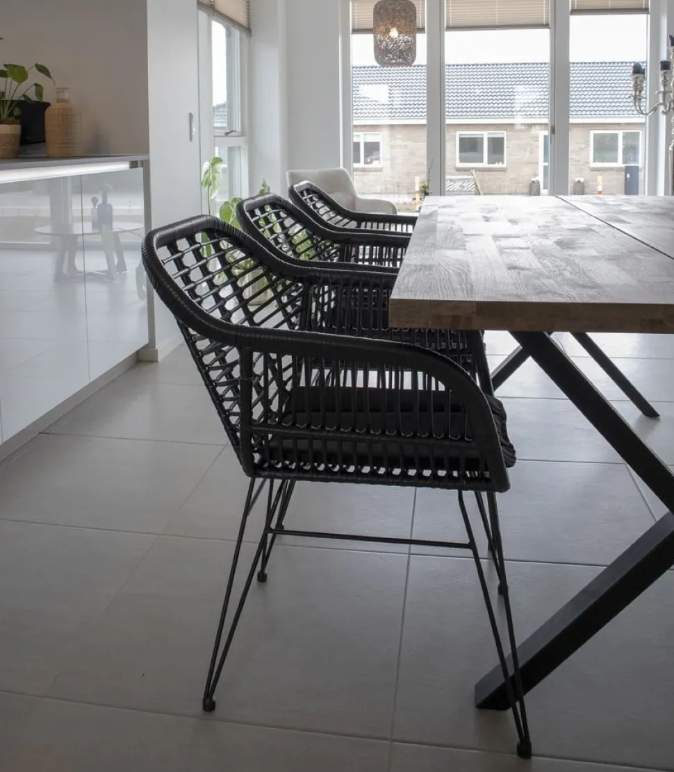 Trieste utestol med dyna - Svart + Textilrengöring för möbler