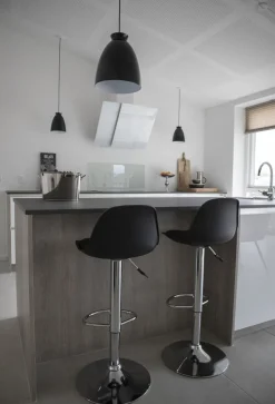 Trondheim Barstol - Svart/krom + Möbeltassar