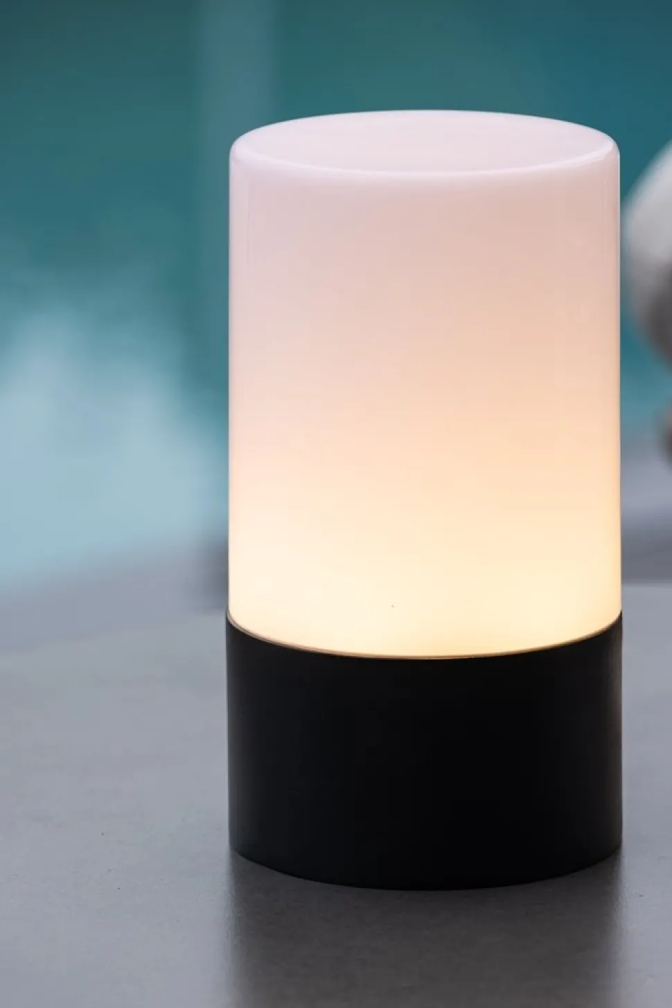 Tubu bordslampa - Svart/Vit