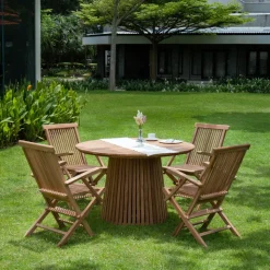 Utegrupp i teak: runt bord med 4 st karmstolar - Saltö
