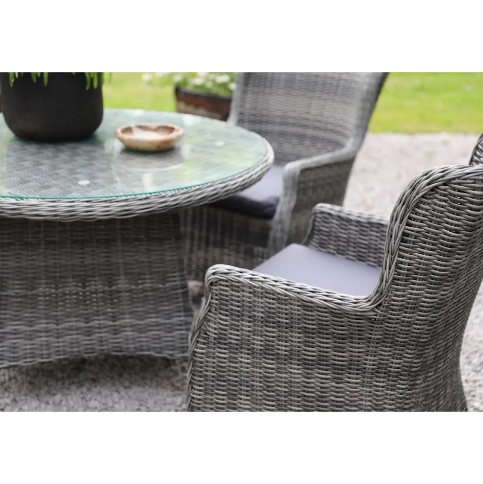 Utegrupp med runt bord och fyra fåtöljer + Fläckborttagare för möbler