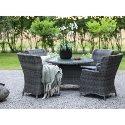 Utegrupp med runt bord och fyra fåtöljer + Textilrengöring för möbler