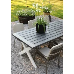 Utematgrupp; Matbord 220 cm med 6 st stapelbara karmstolar