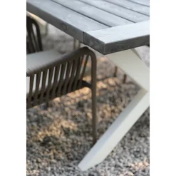 Utematgrupp; Matbord 220 cm med 6 st stapelbara karmstolar