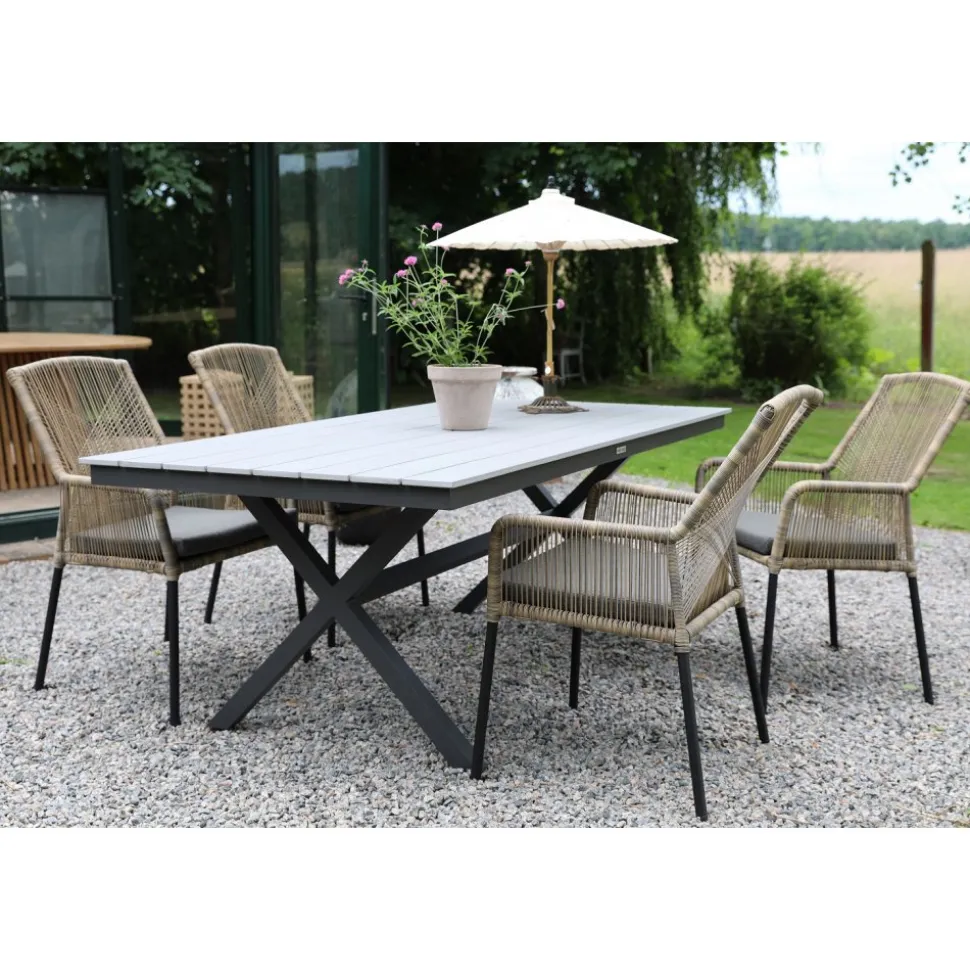 Utestol tvinnad rotting med grå dyna + Textilskydd för utemöbler