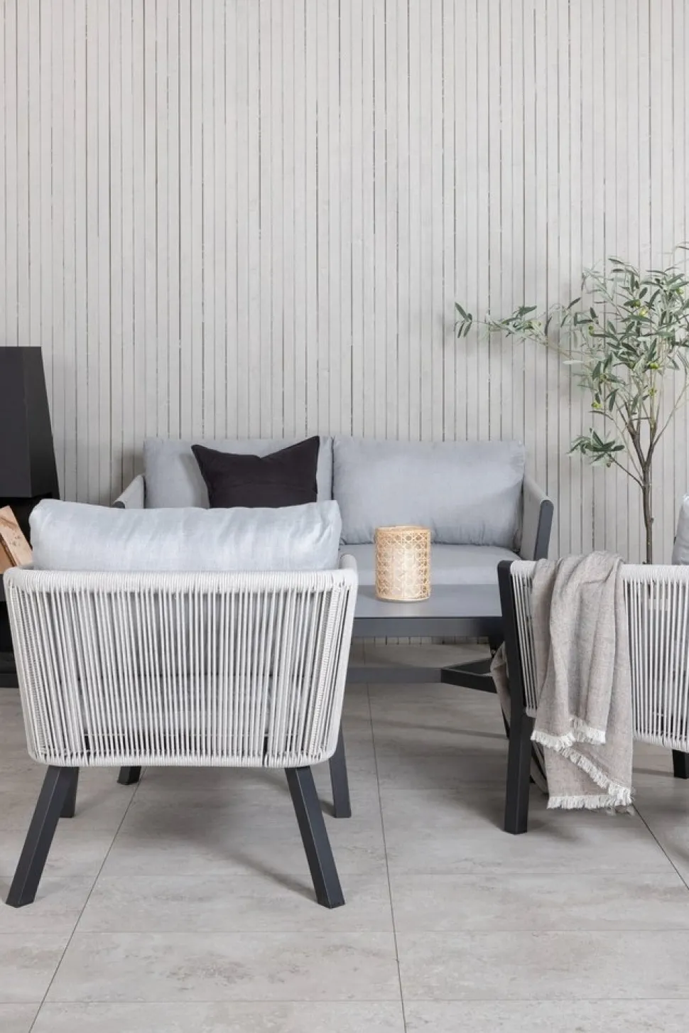 Virya soffgrupp - Svart/Grå + Rengöringsmedel för utemöbler